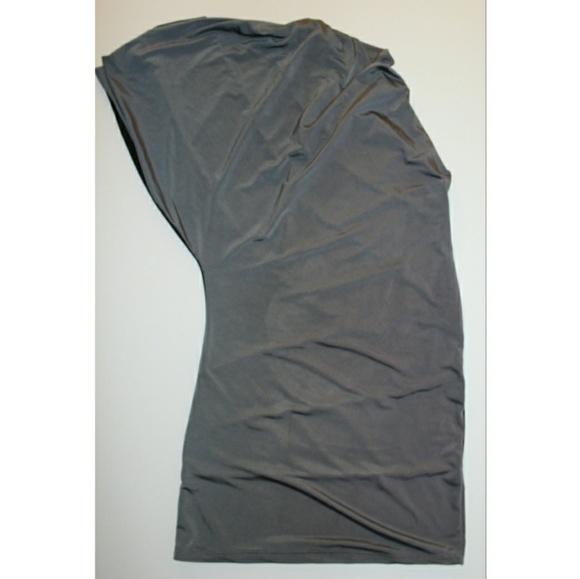 Unique off the shoulder top! - Picture 2 of 6